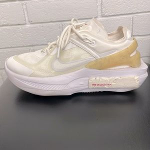 Women’s Nike Fontanka Edge Sneaker